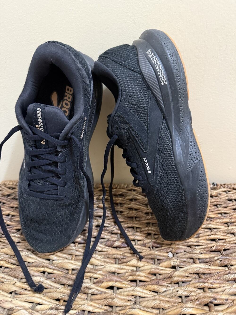 Brooks Adrenaline GTS 23 Black Ebony med D sz 7